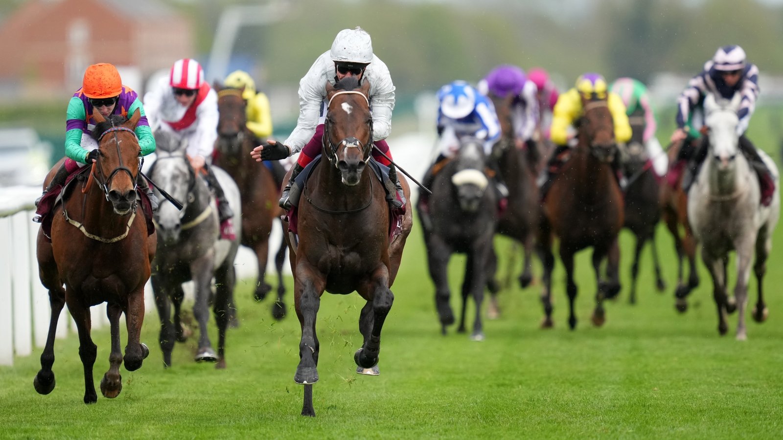 Palace Pier wins the Lockinge in style